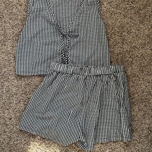Women’s checkered set